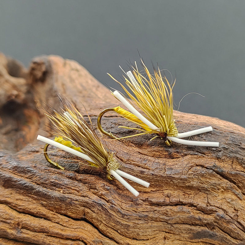 Dry Floating Hackle Fly with Silicone Legs for Trout and Tarpon Fishing Fishing Lures